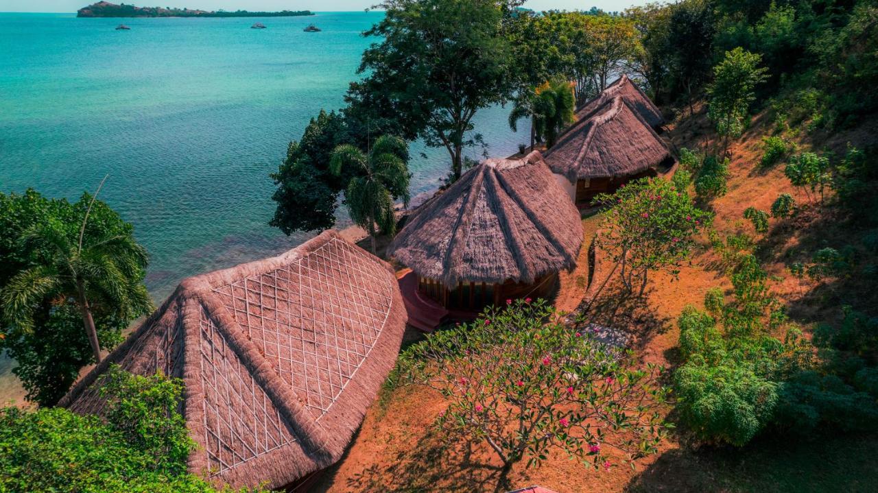 Khabita Beach Resort Lembar  Luaran gambar
