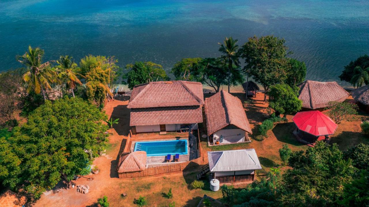 Khabita Beach Resort Lembar  Luaran gambar